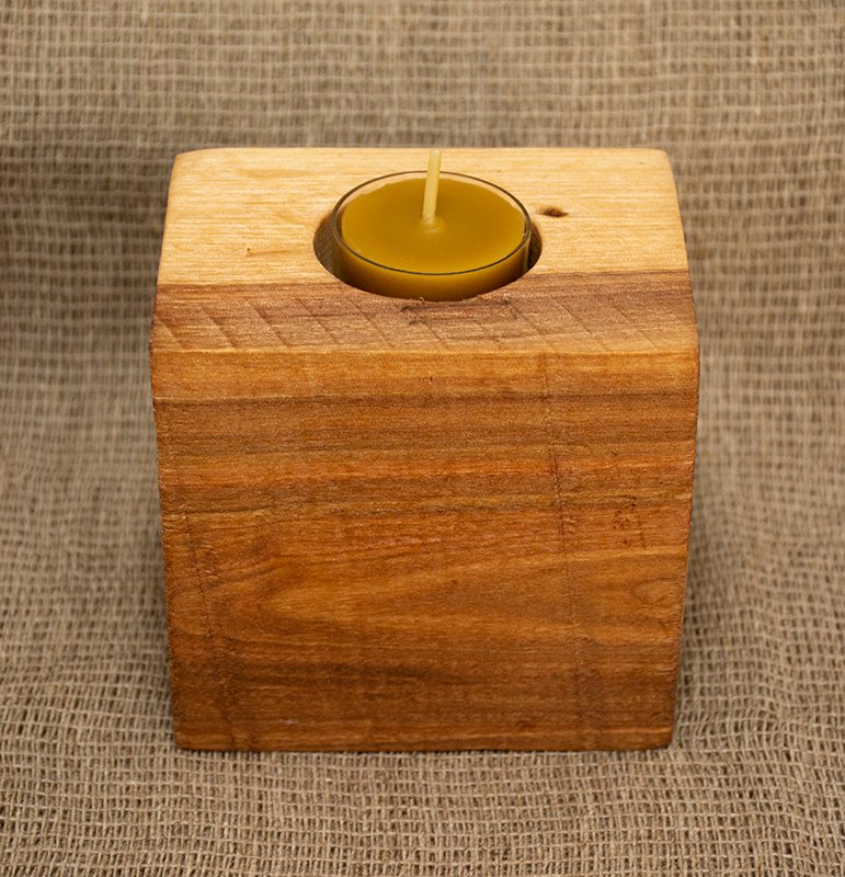 Medinė žvakidė arbatinei žvakutei iš paletės